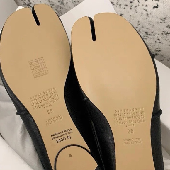 Maison Martin Margiela Black and Brown Tabi Clogs - Picture 5 of 5